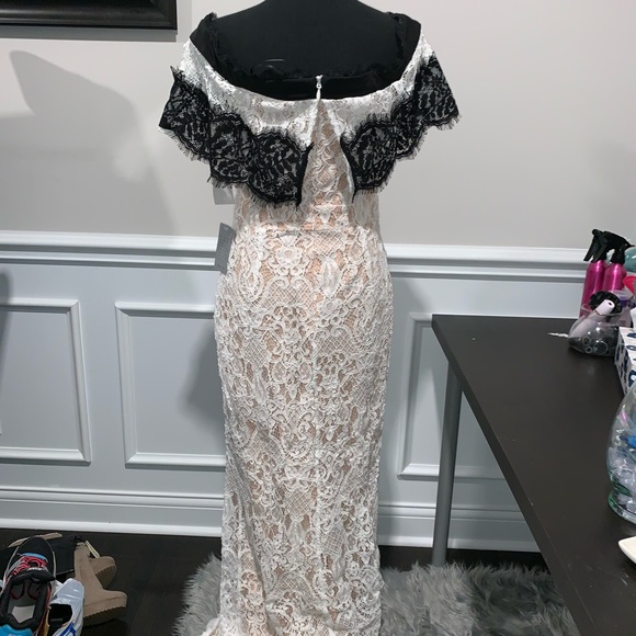 ⭐️New⭐️ Harlyn Evening Gown - Picture 4 of 4